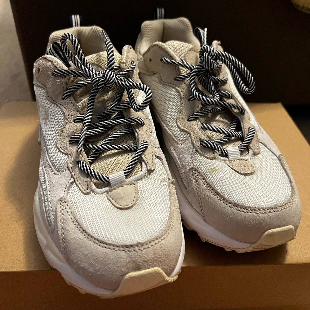 beige fila chunky sneakers